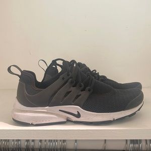 WOMAN NIKE PRESTO SIZE 6